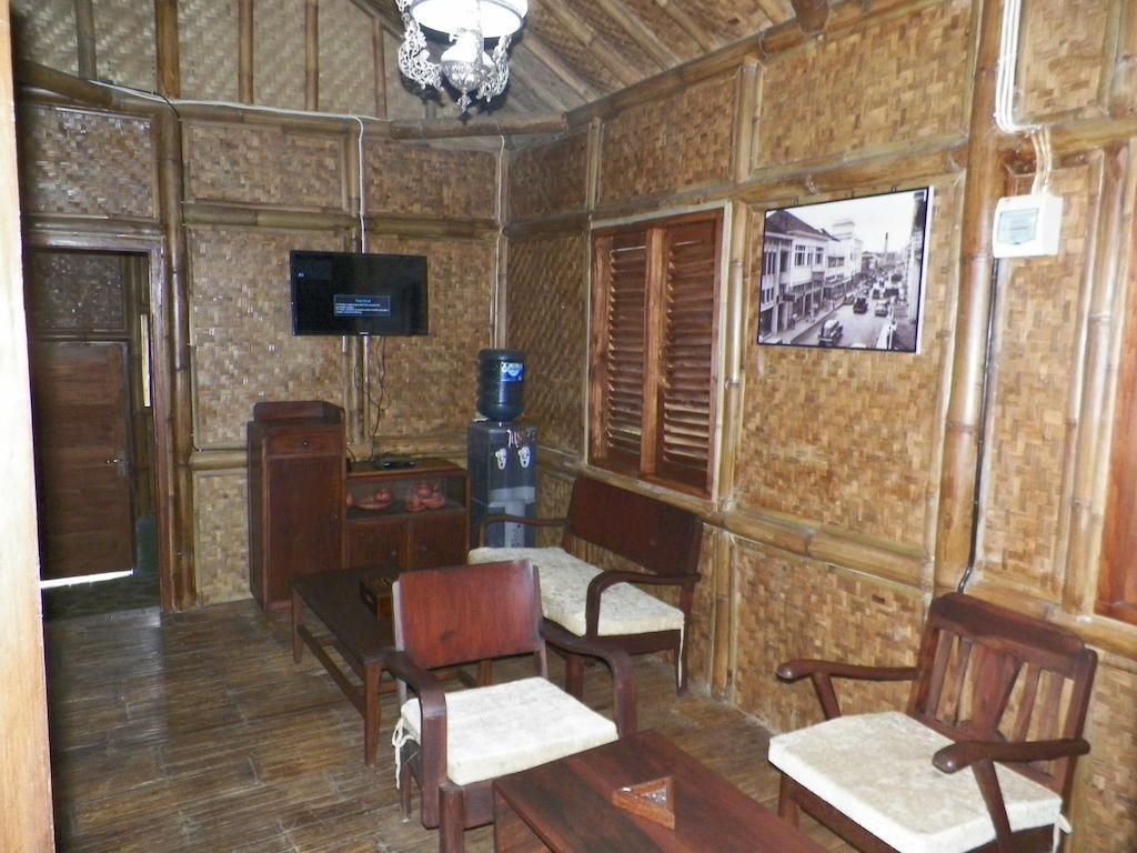 Villa Kampung Karuhun Sutan Raja Bandung Ruang foto